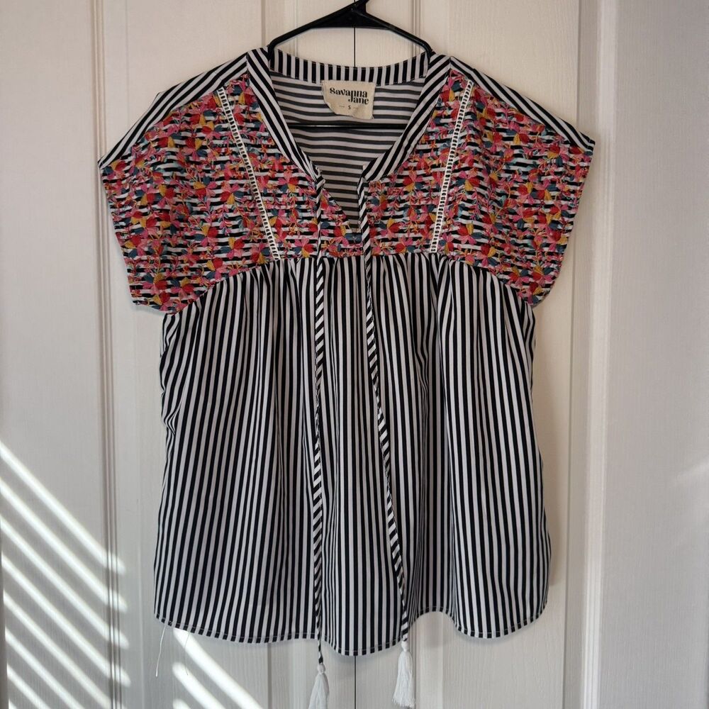 Savanna Jane Women’s Embroidered Tasseled Striped Floral Top Size SMALL